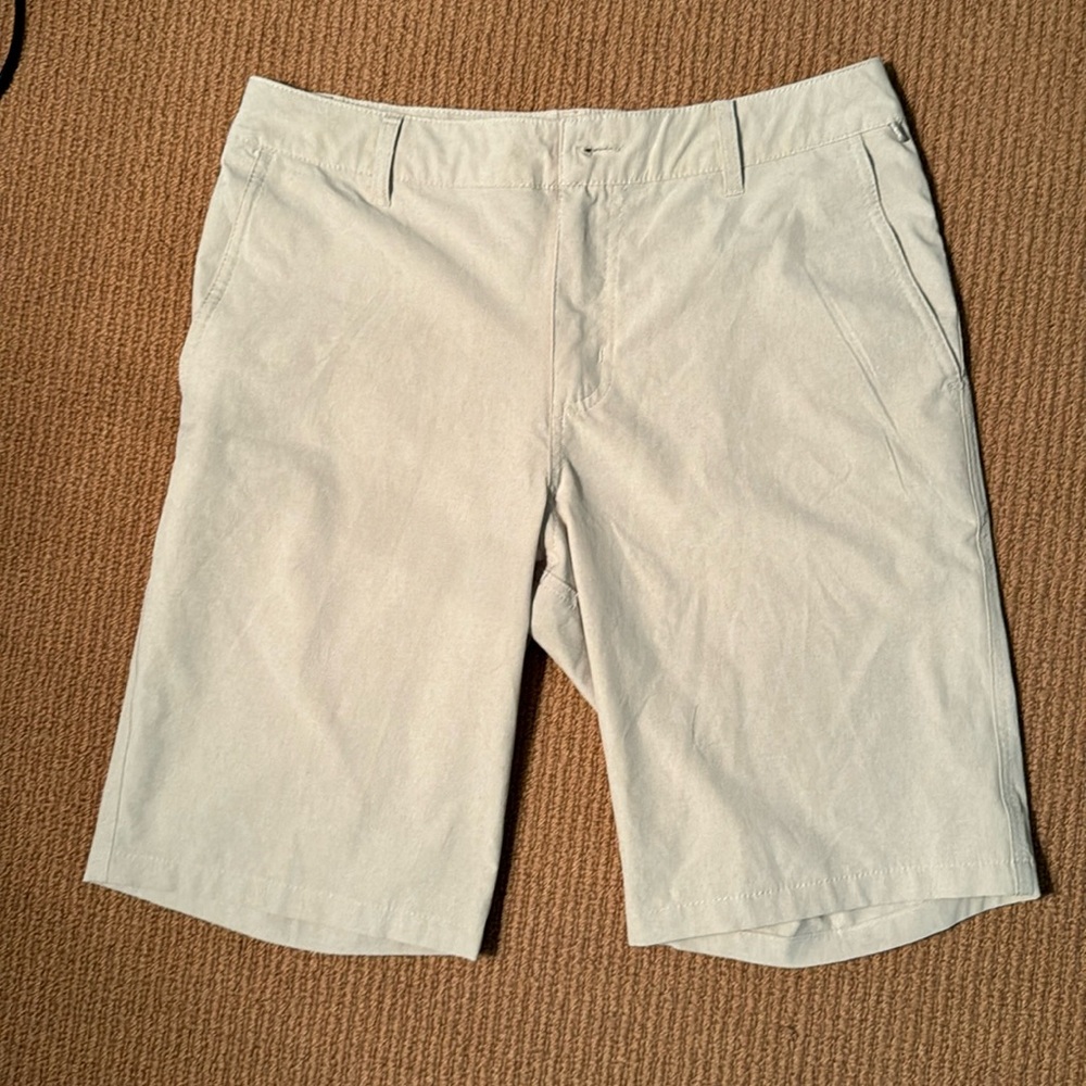 Men’s Goodfellow Beige Performance Shorts, Size 30